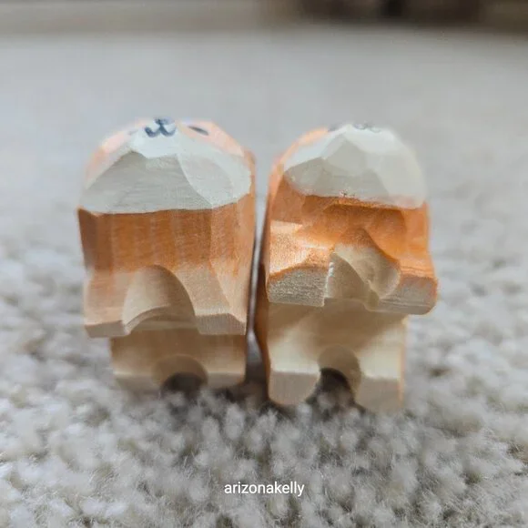 Pair of Tiny Carved Wood Shibas - Picture 4 of 4